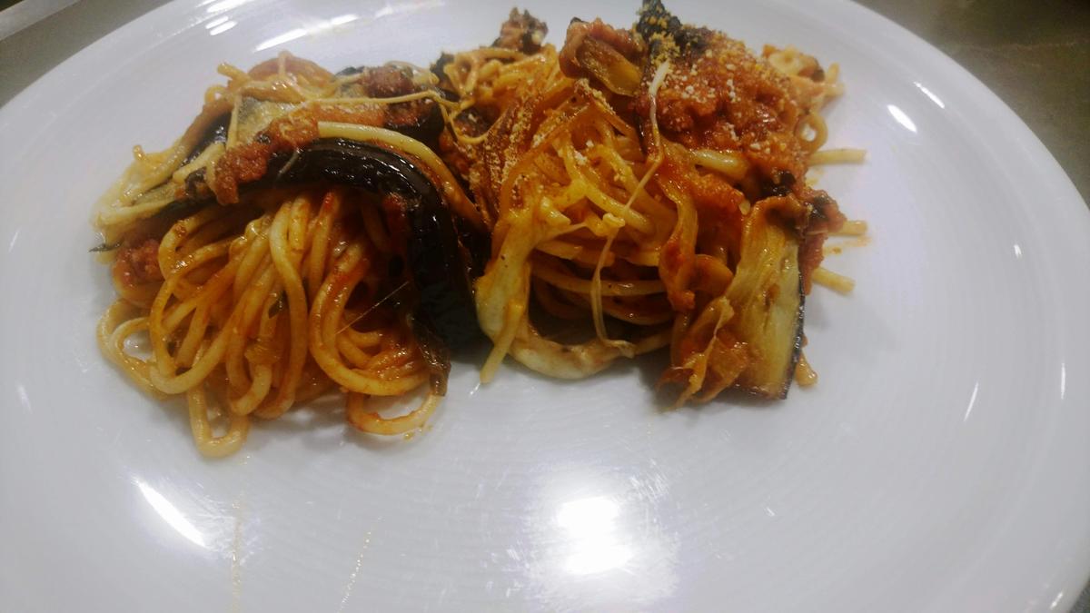 Spaghetti con melanzane alla parmigiana - Überbackene Spaghetti mit Auberginen - Rezept - Bild Nr. 18