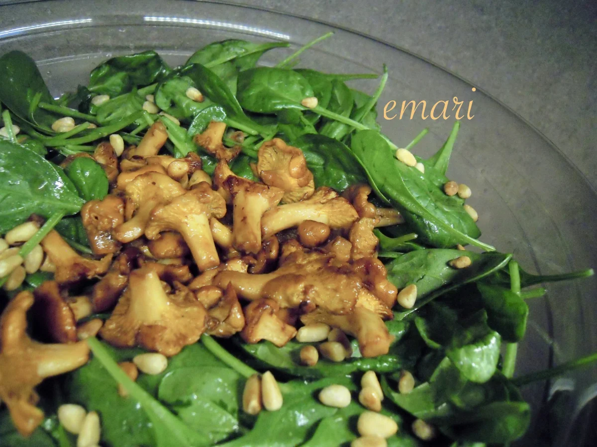 marinierter Blattspinat Salat mit Pfifferlingen - Rezept - Bild Nr. 5