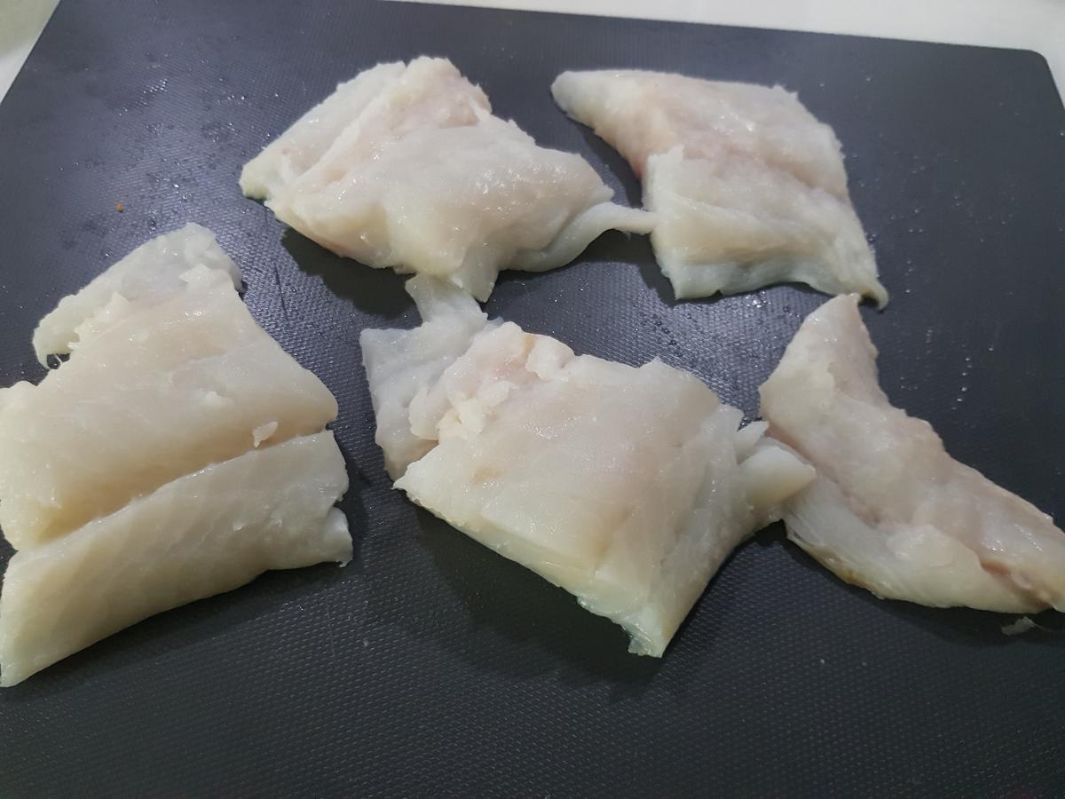 Kabeljau in Weißweinsoße, gratinierter Kartoffelstampf und Möhren-Raspeln - Rezept - Bild Nr. 11259