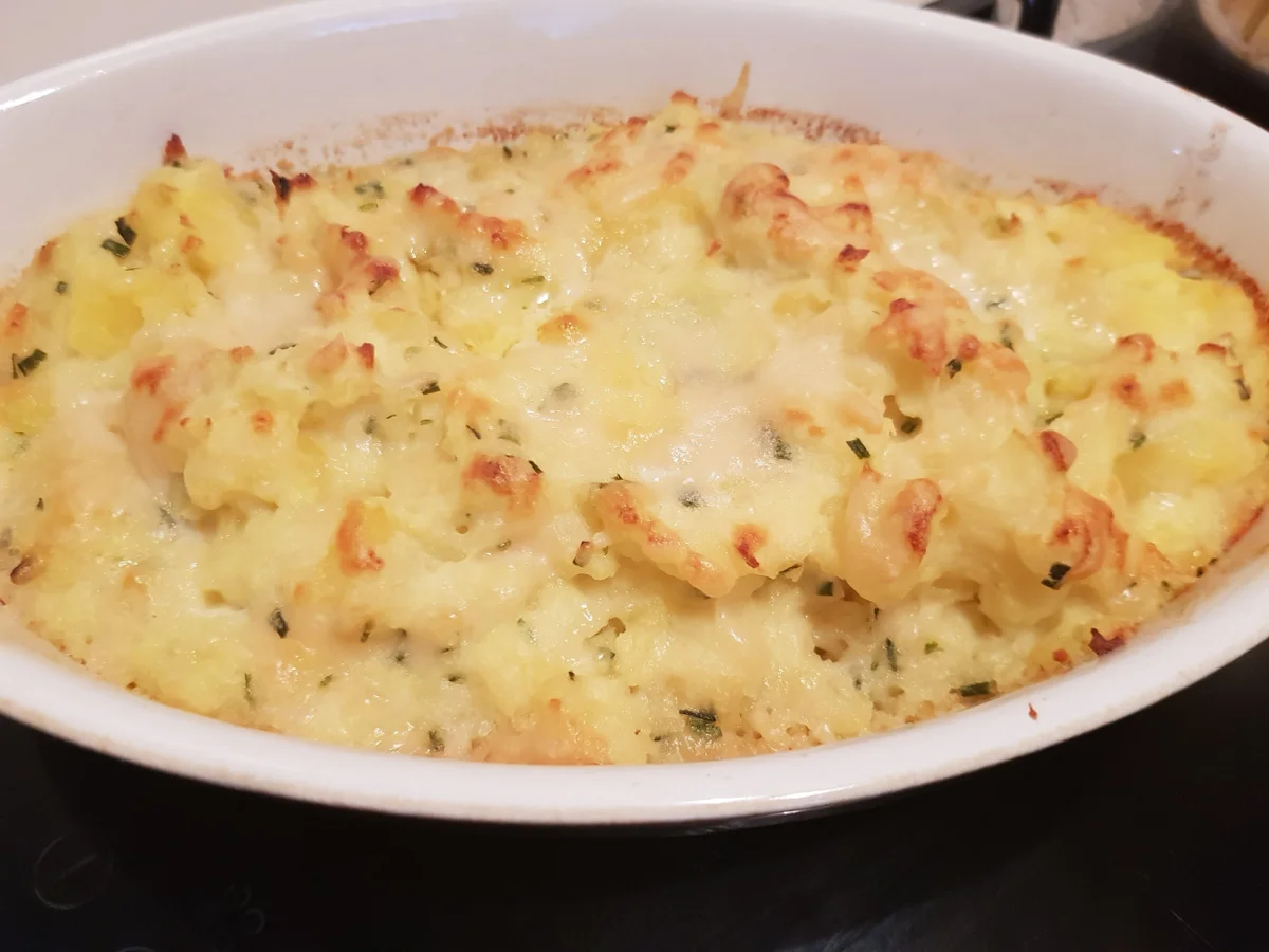 Kabeljau in Weißweinsoße, gratinierter Kartoffelstampf und Möhren-Raspeln - Rezept - Bild Nr. 11246