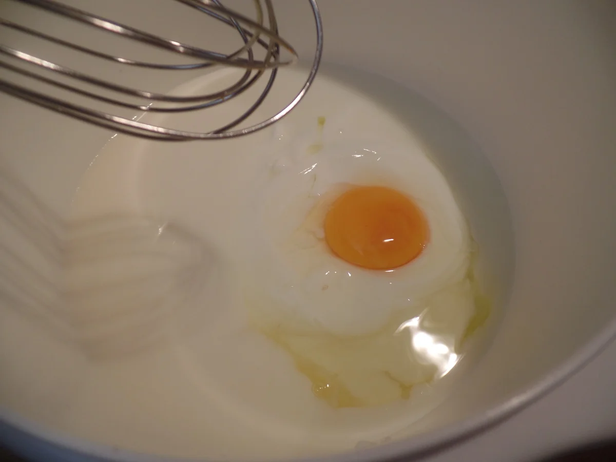 Bananen -Schokoladen-Muffins mit Kakao-Puderzucker-Glasur und Haselnüssen - Rezept - Bild Nr. 11260