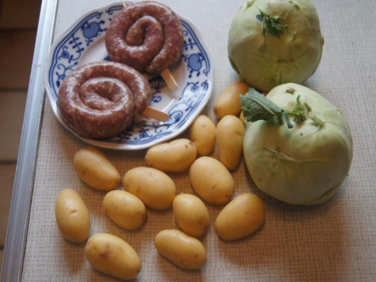 Fränkische Bratwurstschnecke mit Rahmkohlrabi und Drillingen - Rezept - Bild Nr. 4