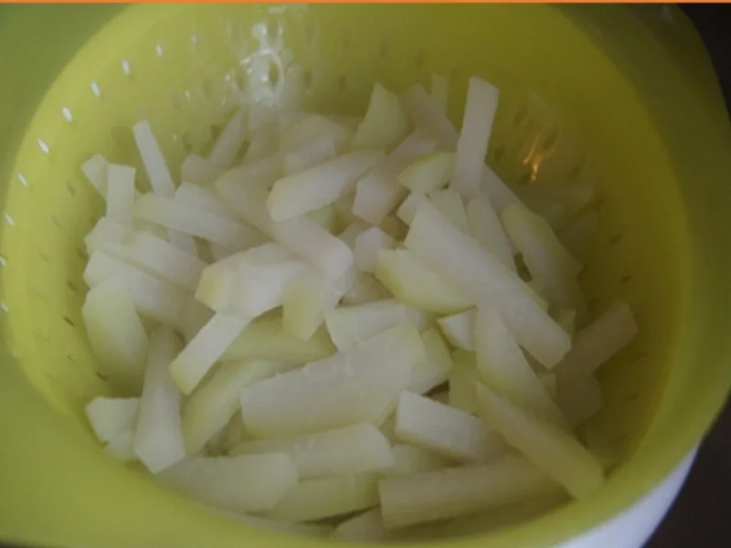 Fränkische Bratwurstschnecke mit Rahmkohlrabi und Drillingen - Rezept - Bild Nr. 10