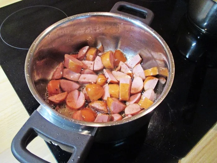 Rezept: Kleines Wurstgulasch mit Nudeln-Kochbar Challenge 9.0 Bild Nr. 5 Kleines Wurstgulasch mit Nudeln-Kochbar Challenge 9.0 - Rezept - Bild Nr. 5