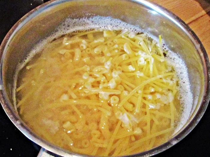 Rezept: Kleines Wurstgulasch mit Nudeln-Kochbar Challenge 9.0 Bild Nr. 6 Kleines Wurstgulasch mit Nudeln-Kochbar Challenge 9.0 - Rezept - Bild Nr. 6