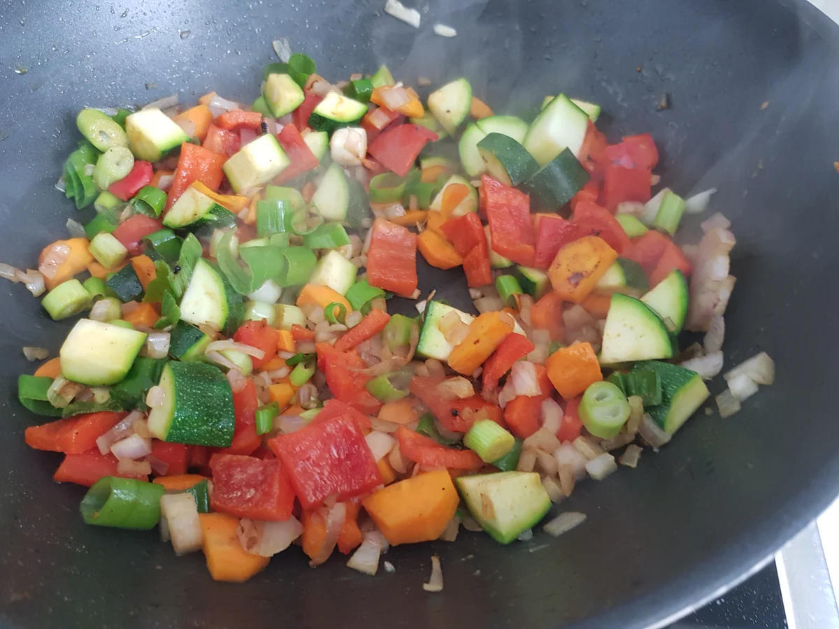 Rezept: Puten-Curry scharf, mit Trauben Bild Nr. 4 Puten-Curry scharf, mit Trauben - Rezept - Bild Nr. 4