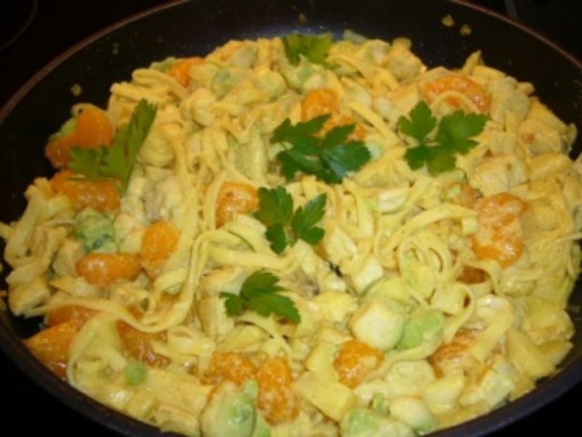 Nudelhähnchenpfanne mit Avocado - Rezept