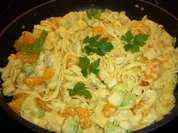 Nudelhähnchenpfanne mit Avocado - Rezept