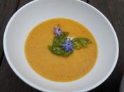 Gelbes Tomatensüppchen mit frittiertem Basilikum - Rezept - Bild Nr. 2