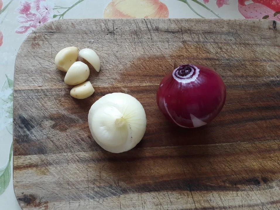 Gelbes Tomatensüppchen mit frittiertem Basilikum - Rezept - Bild Nr. 5