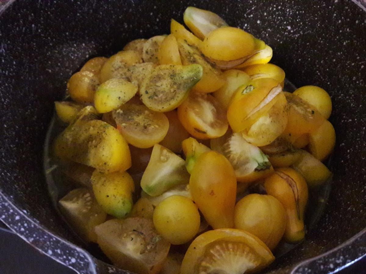 Gelbes Tomatensüppchen mit frittiertem Basilikum - Rezept - Bild Nr. 9