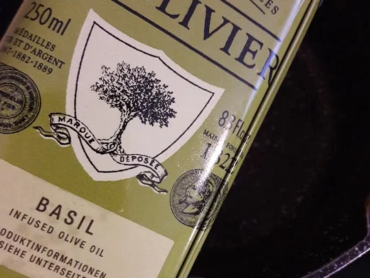 Gelbes Tomatensüppchen mit frittiertem Basilikum - Rezept - Bild Nr. 7