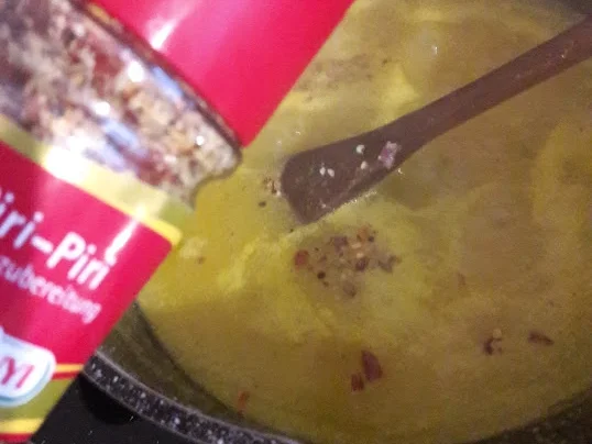 Gelbes Tomatensüppchen mit frittiertem Basilikum - Rezept - Bild Nr. 13