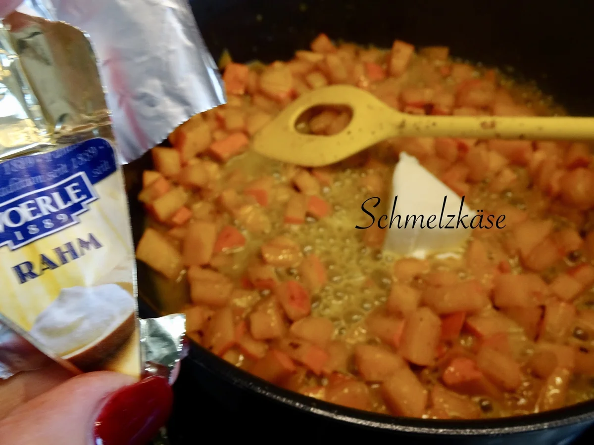 Rezept: Pappardelle in cremiger Kürbissauce mit zartem Käsetouch Bild Nr. 9 Pappardelle in cremiger Kürbissauce mit zartem Käsetouch - Rezept - Bild Nr. 9