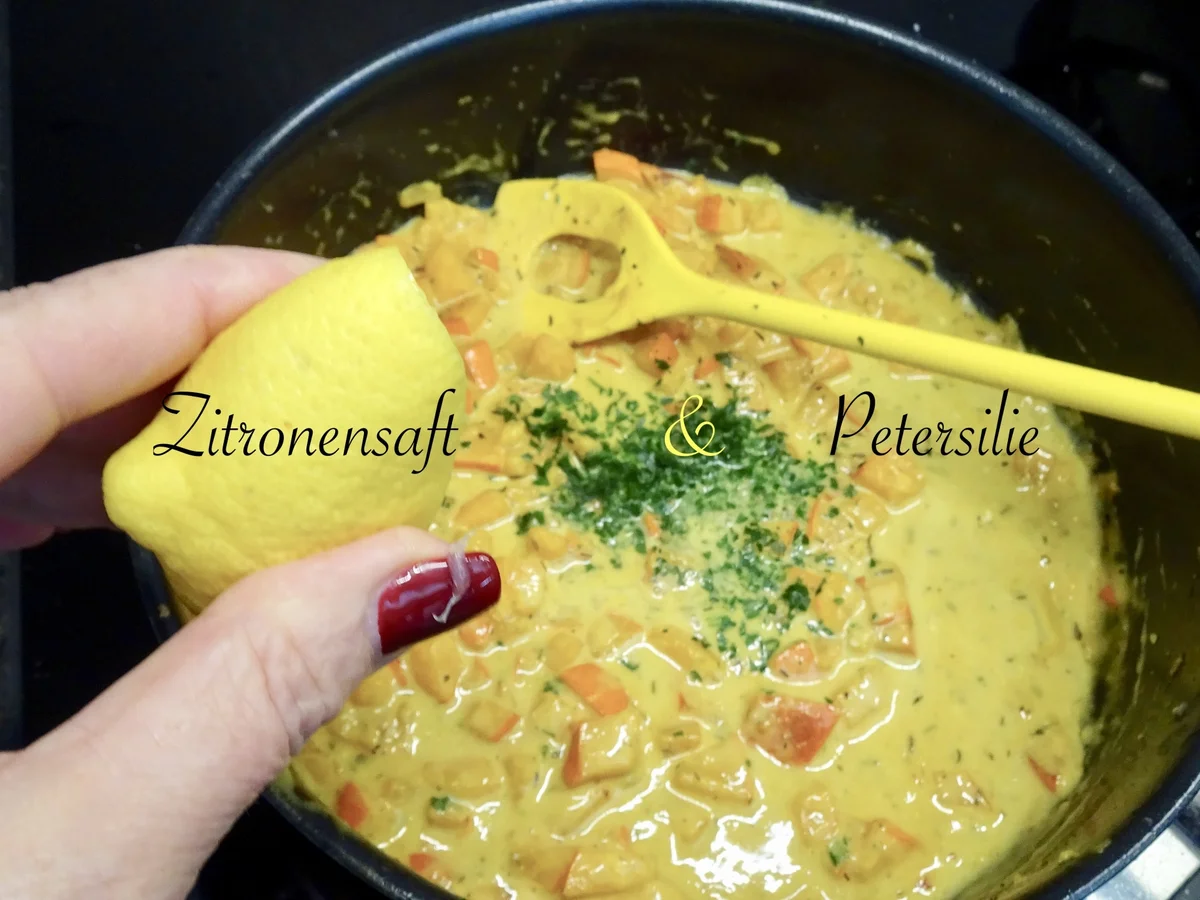 Rezept: Pappardelle in cremiger Kürbissauce mit zartem Käsetouch Bild Nr. 11 Pappardelle in cremiger Kürbissauce mit zartem Käsetouch - Rezept - Bild Nr. 11