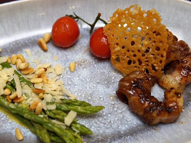 Karamellisierte Riesengarnele mit lauwarmem Spargelsalat - Rezept - Bild Nr. 2