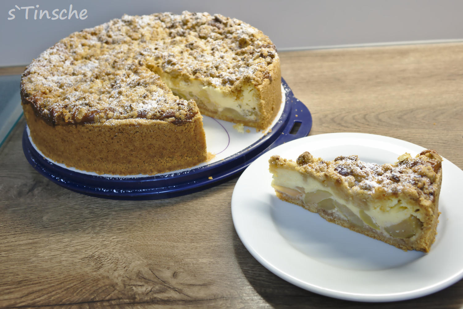 Apfelkuchen mit Marzipanstreusel & Puddingfüllung - Rezept - kochbar.de