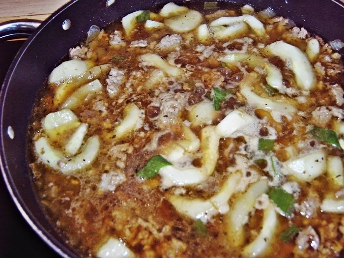 Rezept: Schmorgurken mit Hackfleisch Bild Nr. 5 Schmorgurken mit Hackfleisch - Rezept - Bild Nr. 5