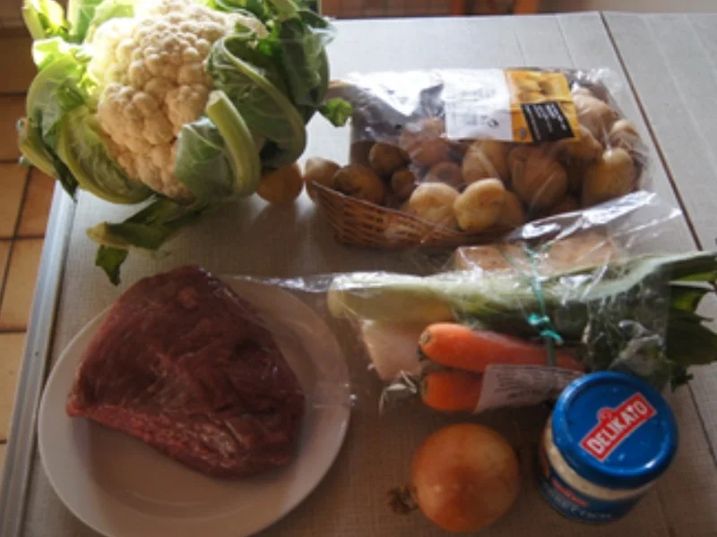 Tafelspitz mit Bouillongemüse und Meerrettichsauce - Rezept - Bild Nr. 3