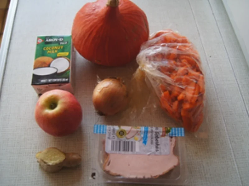 Kürbis-Möhren-Cremesuppe mit herzhafter Einlage - Rezept - Bild Nr. 3