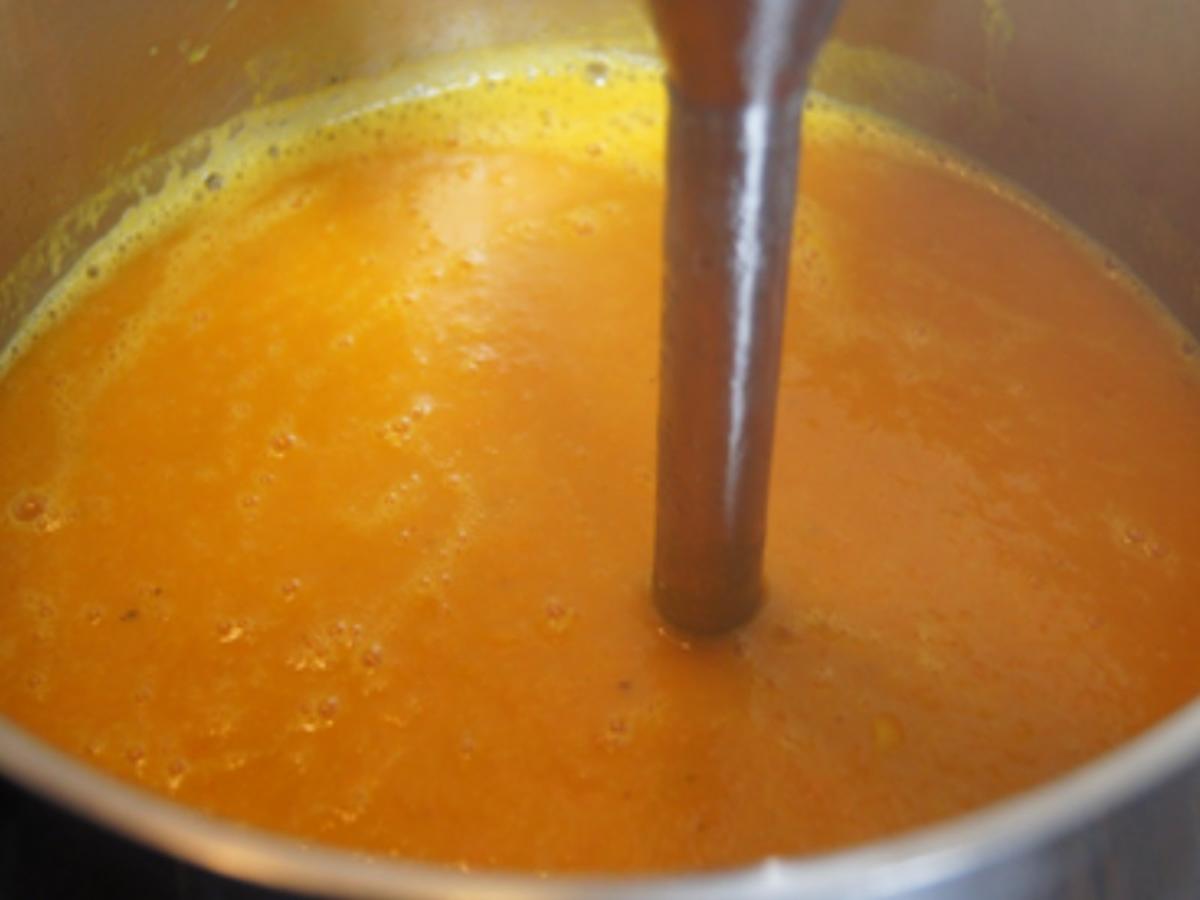 Kürbis-Möhren-Cremesuppe mit herzhafter Einlage - Rezept - Bild Nr. 11