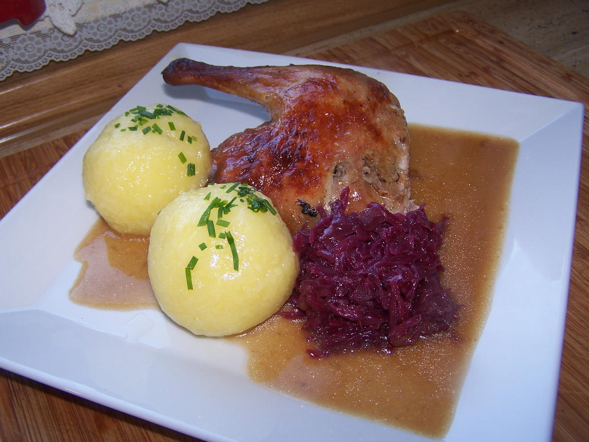 Semmelknödel mit Beilage Knoedel und Fleisch Rezepte - kochbar.de