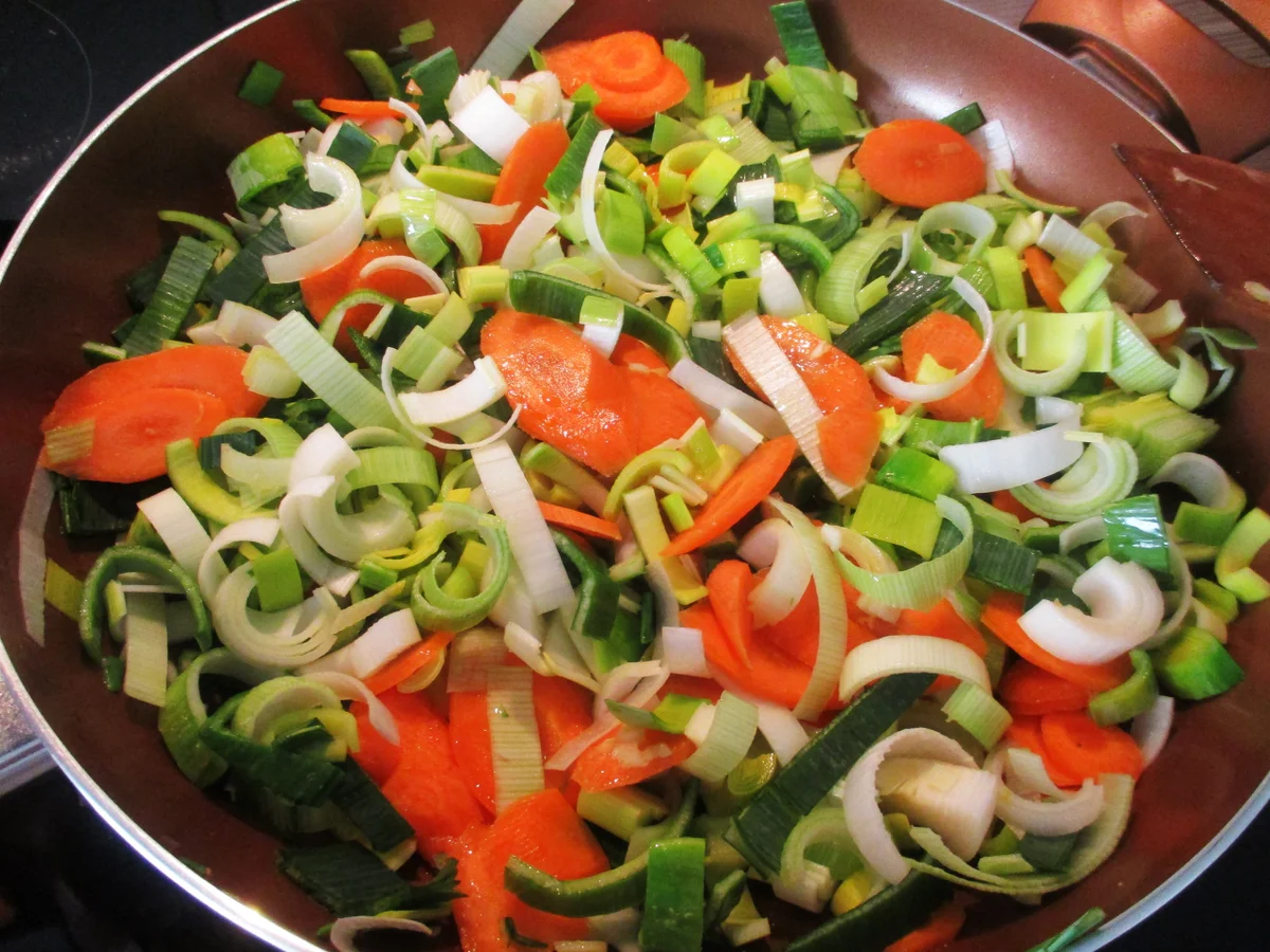 Rezept: Nudelauflauf mit Schinken, Porree und Möhren Bild Nr. 11381 Nudelauflauf mit Schinken, Porree und Möhren - Rezept - Bild Nr. 11381