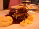 Fränkisches Schäufele mit Rotkohl, Wirsing und Gnocchis - Rezept - Bild Nr. 2