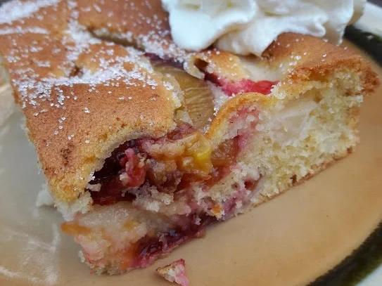 Apfelkuchen mit Pflaumen - Rezept - Bild Nr. 2