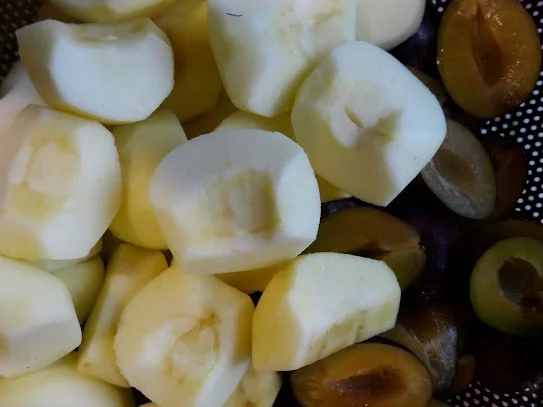 Apfelkuchen mit Pflaumen - Rezept - Bild Nr. 4