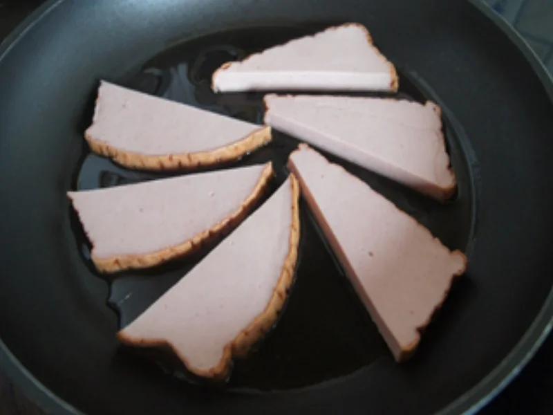 Gebräunter Leberkäse mit Spiegelei, Blumenkohl und Kartoffelstampf - Rezept - Bild Nr. 4