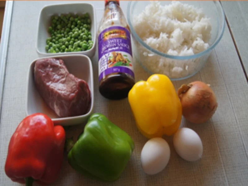 Asia-Paprika-Geschnetzeltes mit Bratreis - Rezept - Bild Nr. 3