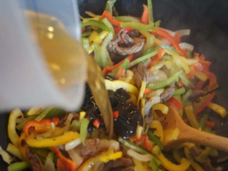 Asia-Paprika-Geschnetzeltes mit Bratreis - Rezept - Bild Nr. 10