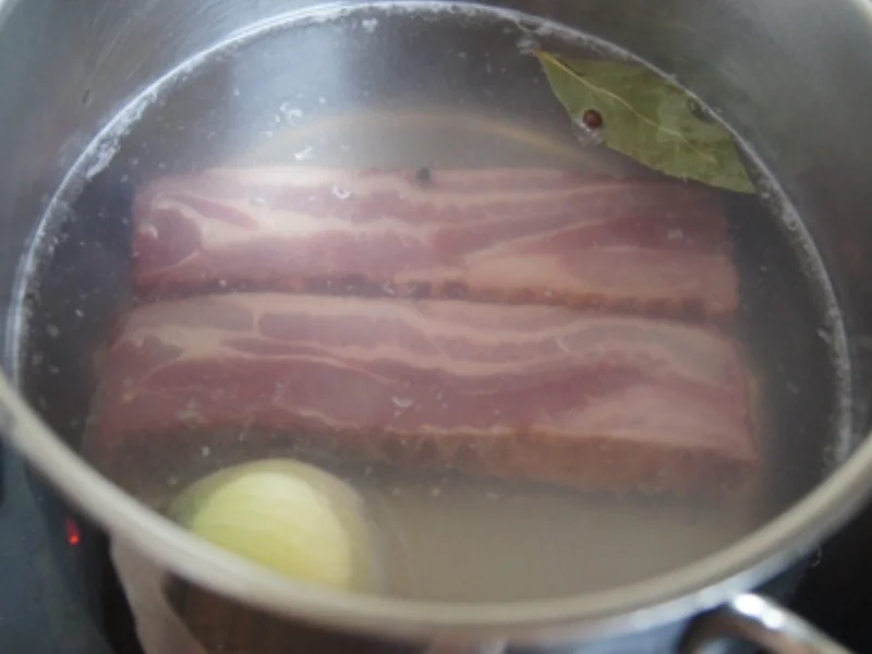 Raucherfleisch mit Sauce, Sauerkraut und Drillingen - Rezept - Bild Nr. 4