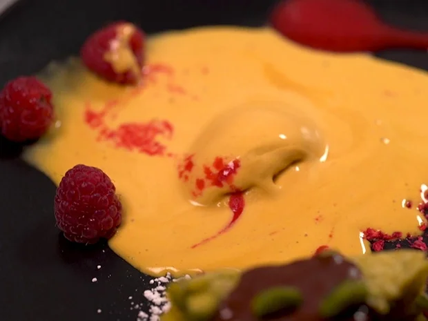 Sanddorn-Eis mit grünem Kuchen - Rezept - Bild Nr. 2