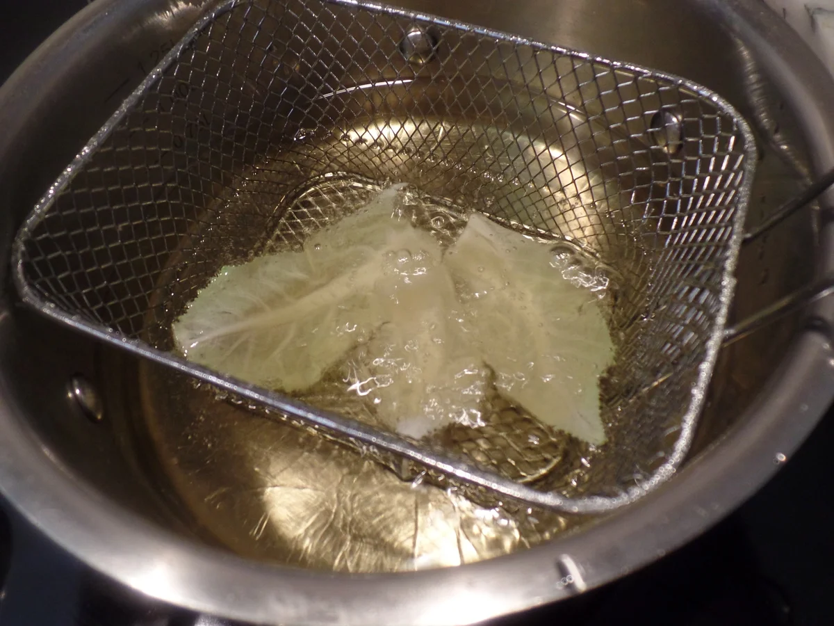 Rezept: Blumenkohl-Möhrensuppe mit Möhrenstroh und Creme-fraiche Klecks on Top Bild Nr. 11403 Blumenkohl-Möhrensuppe mit Möhrenstroh und Creme-fraiche Klecks on Top - Rezept - Bild Nr. 11403