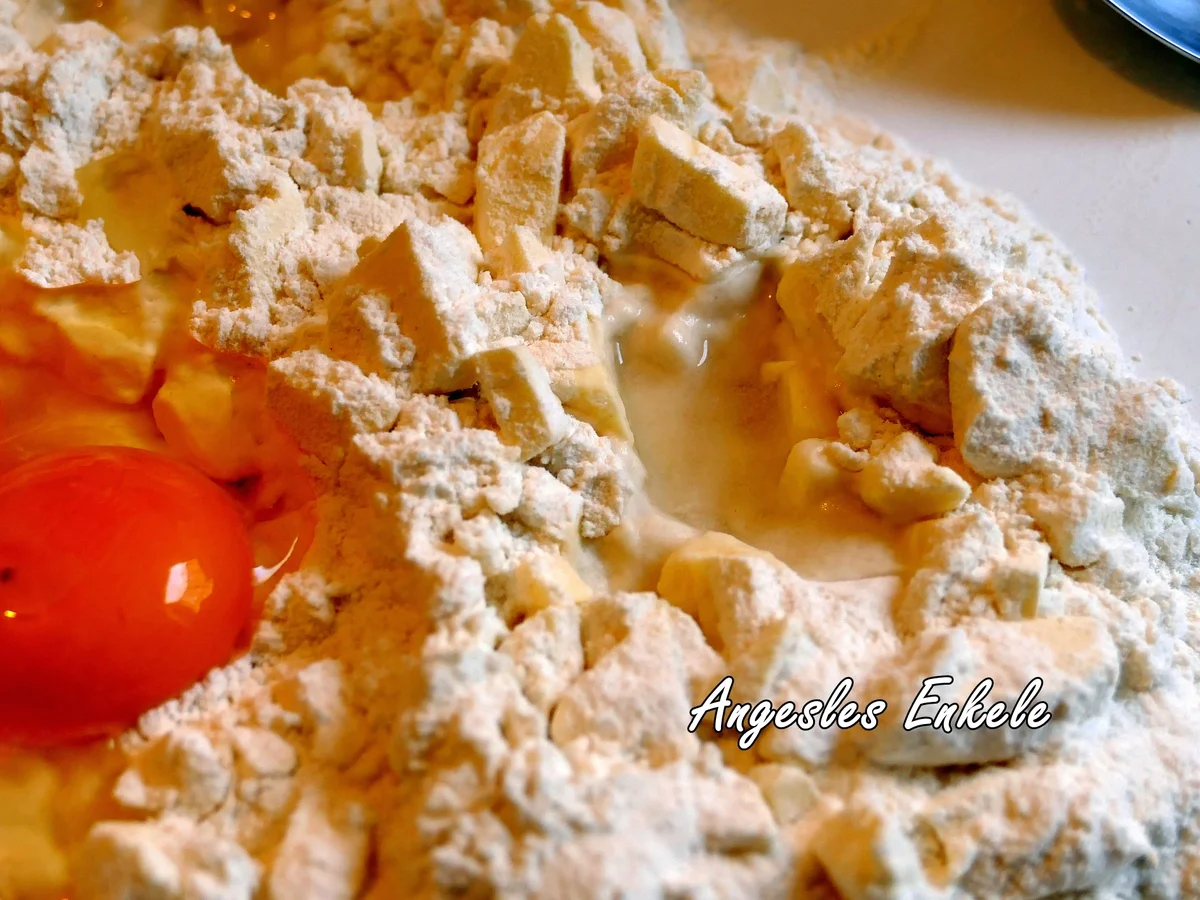 Käsekuchen mit vorgebackenem Boden - Rezept - Bild Nr. 2