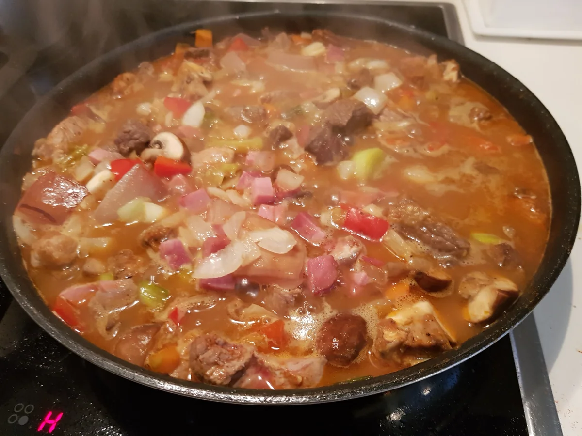 Rezept: Ofen-Gulasch mit Kartoffel-Käse-Haube Bild Nr. 8 Ofen-Gulasch mit Kartoffel-Käse-Haube - Rezept - Bild Nr. 8