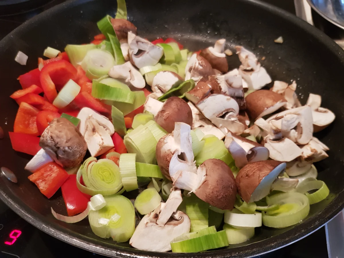 Rezept: Ofen-Gulasch mit Kartoffel-Käse-Haube Bild Nr. 11 Ofen-Gulasch mit Kartoffel-Käse-Haube - Rezept - Bild Nr. 11