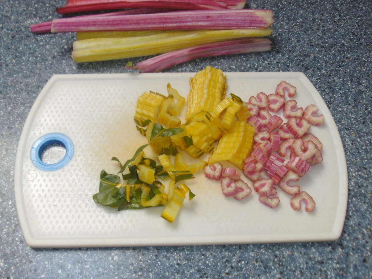 Rezept: Mangoldröllchen Bild Nr. 3 Mangoldröllchen - Rezept - Bild Nr. 3