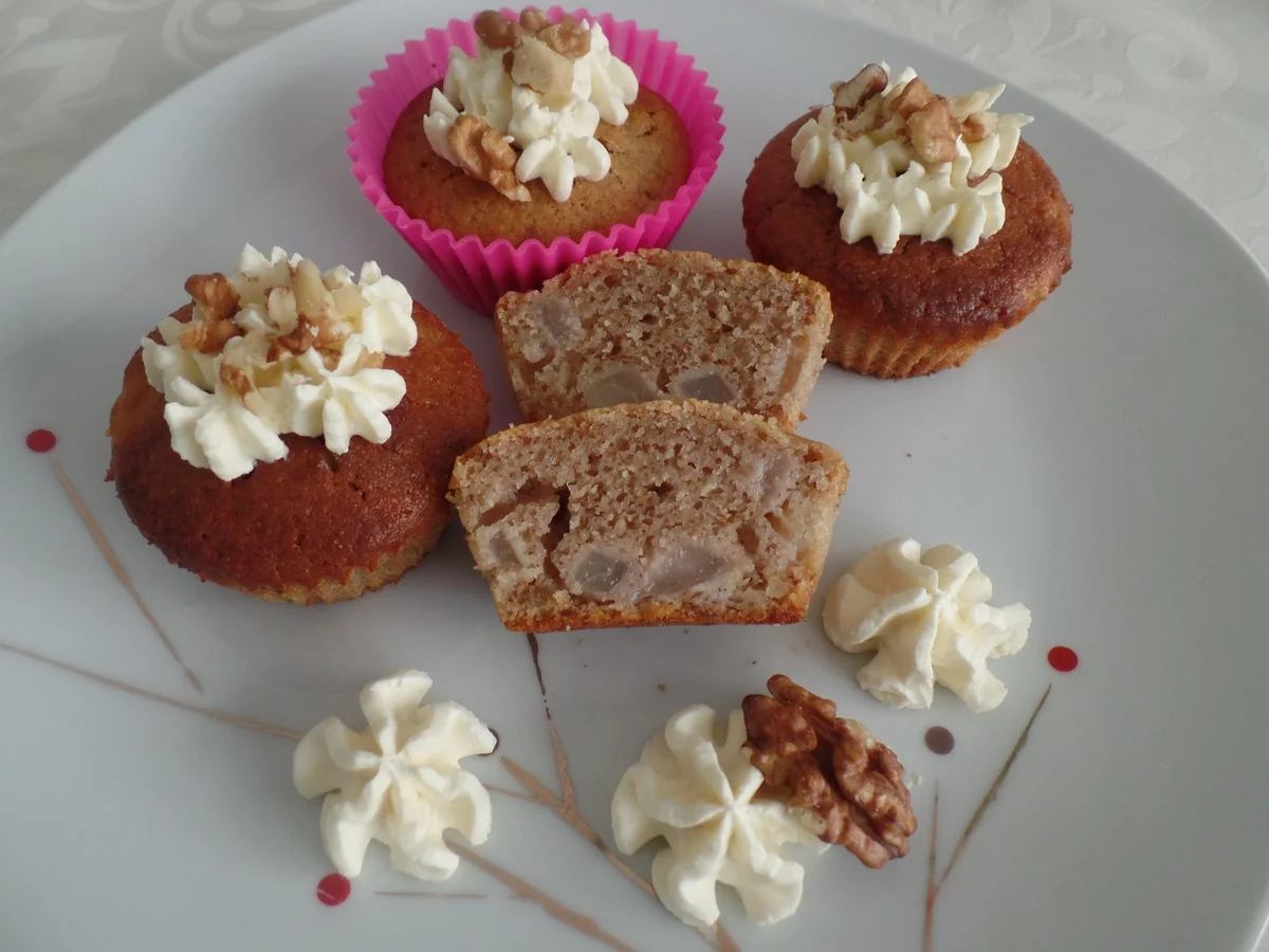 Birnen-Walnuss-Muffins mit Mascarpone -Frischkäsehaube - Rezept - Bild Nr. 11434