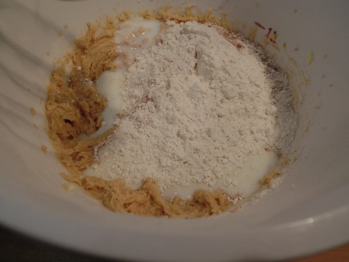 Birnen-Walnuss-Muffins mit Mascarpone -Frischkäsehaube - Rezept - Bild Nr. 11440