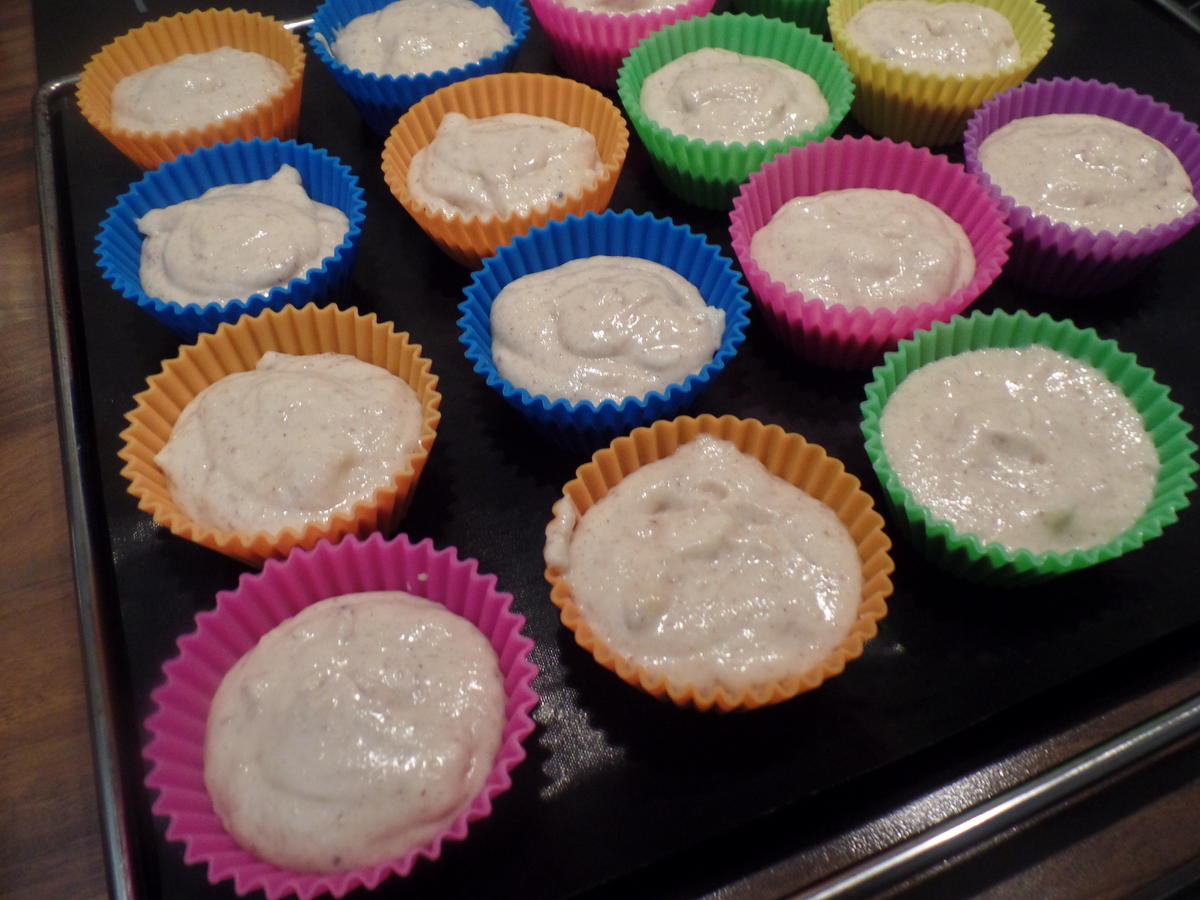 Birnen-Walnuss-Muffins mit Mascarpone -Frischkäsehaube - Rezept - Bild Nr. 11445