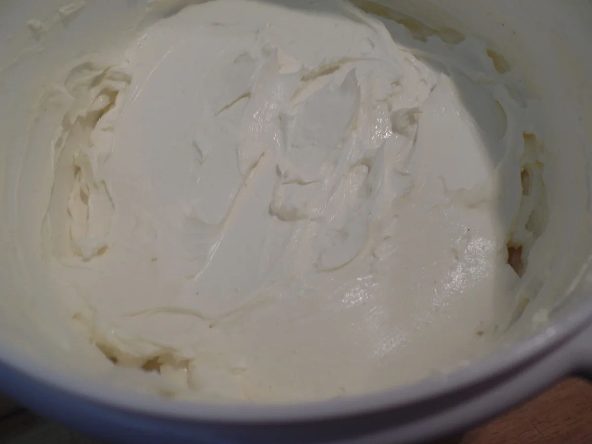 Birnen-Walnuss-Muffins mit Mascarpone -Frischkäsehaube - Rezept - Bild Nr. 11448