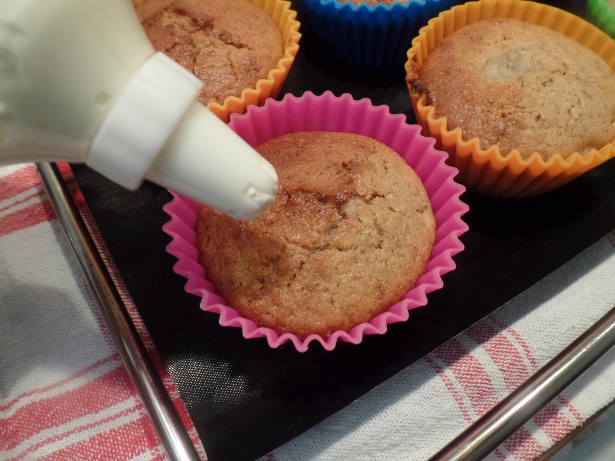 Birnen-Walnuss-Muffins mit Mascarpone -Frischkäsehaube - Rezept - Bild Nr. 11452