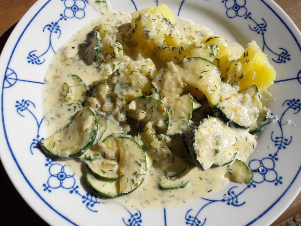 Zucchini Dill Soße - schnell &amp; einfach - von loewe_bs