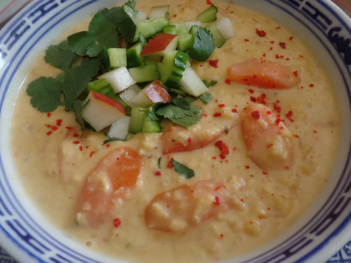 Pikanter Möhren-Linsen-Eintopf mit Birnen-Gurken-Topping - Rezept - Bild Nr. 11444