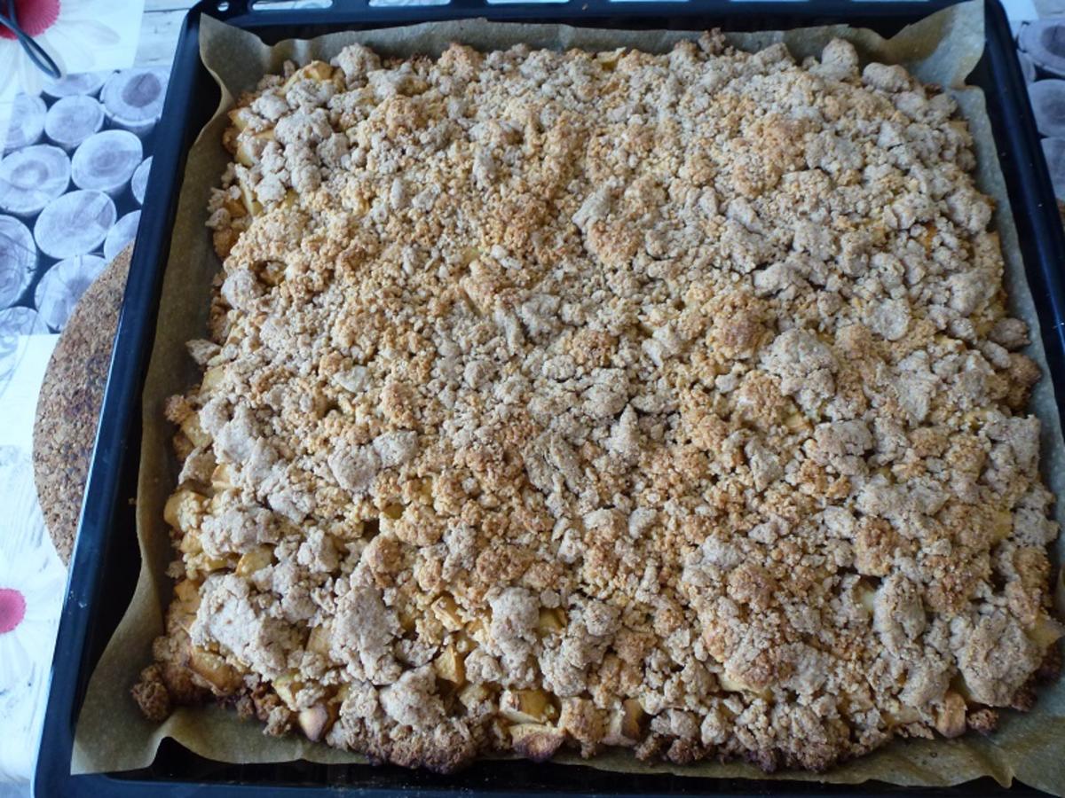 Oma´s krümliger Apfelkuchen vom Blech=Kochbar Challenge 10.0 (Oktober 2020) - Rezept - Bild Nr. 3