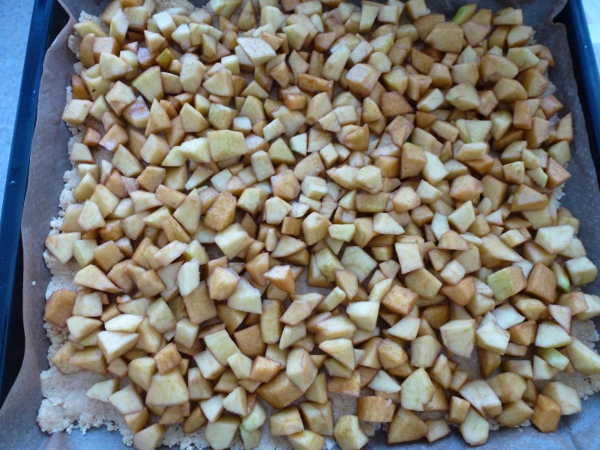 Oma´s krümliger Apfelkuchen vom Blech=Kochbar Challenge 10.0 (Oktober 2020) - Rezept - Bild Nr. 9