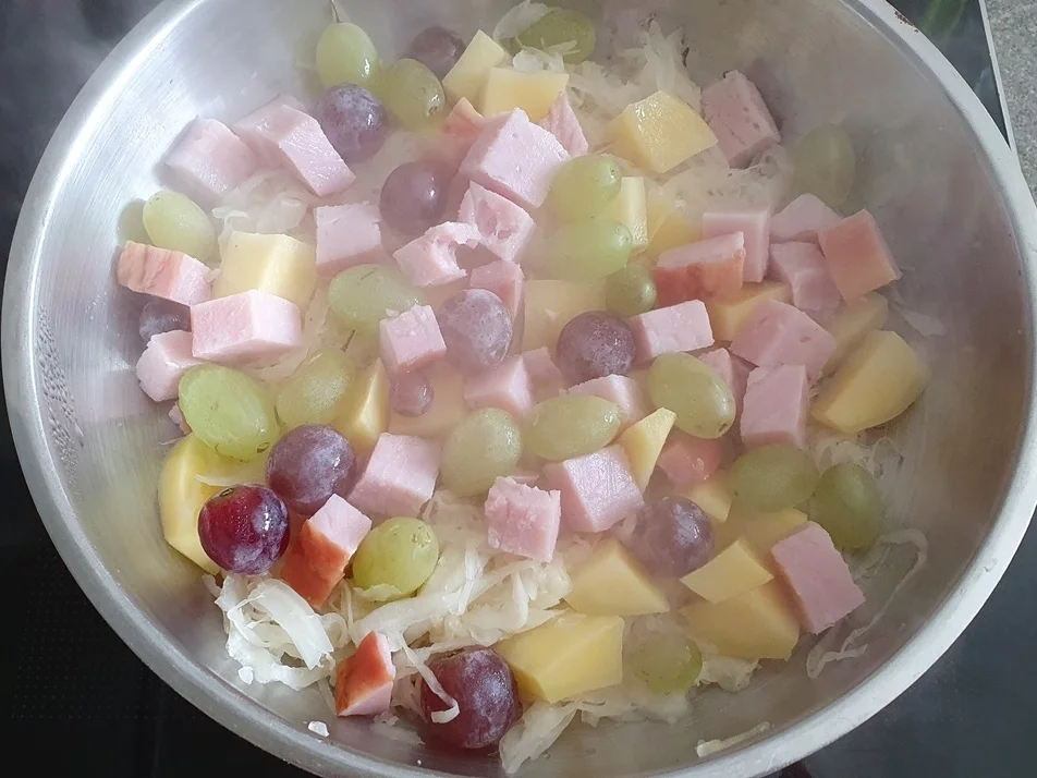 Rezept: Sauerkraut Kassler Kartoffel Trauben = Rezeptbau NR 22 Bild Nr. 12 Sauerkraut Kassler Kartoffel Trauben = Rezeptbau NR 22 - Rezept - Bild Nr. 12